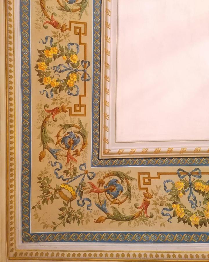 Palazzo Sismonda Bed & Breakfast Corneliano d'Alba Bagian luar foto