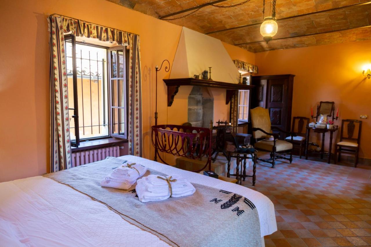 Palazzo Sismonda Bed & Breakfast Corneliano d'Alba Bagian luar foto