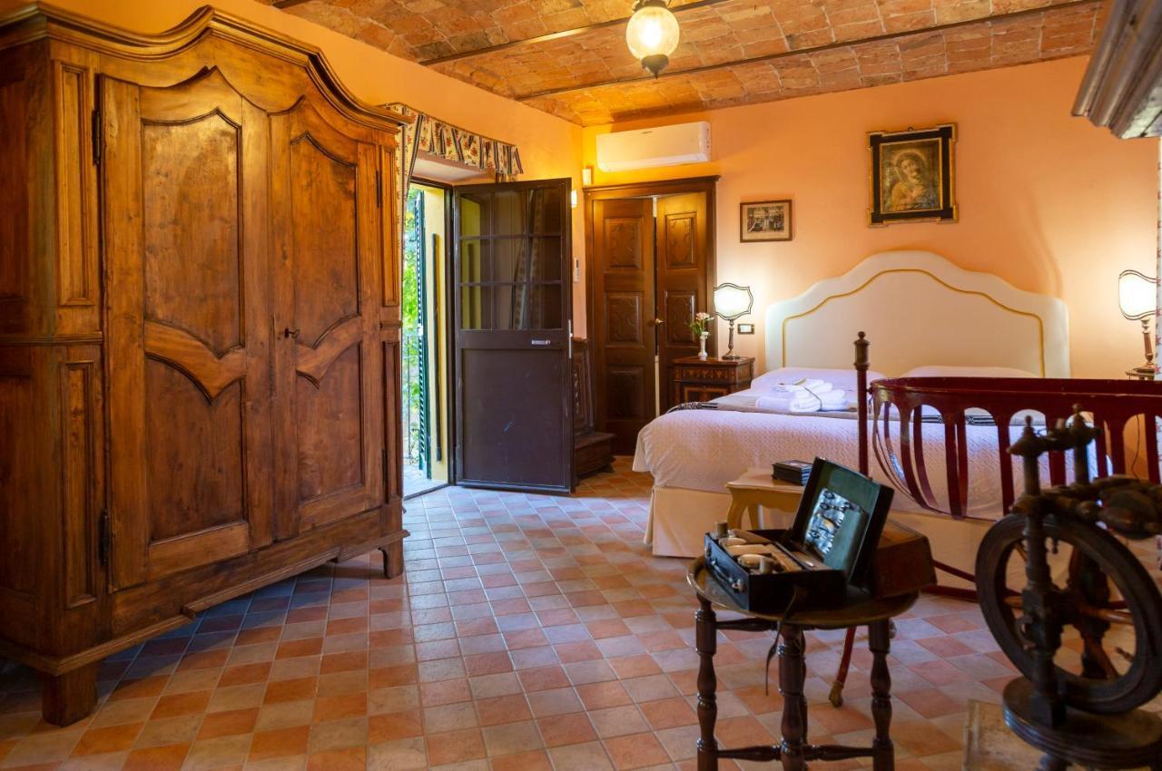 Palazzo Sismonda Bed & Breakfast Corneliano d'Alba Bagian luar foto