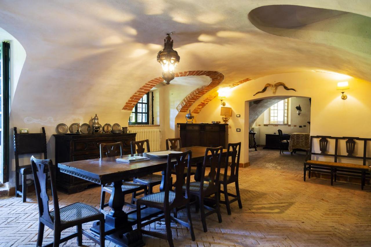 Palazzo Sismonda Bed & Breakfast Corneliano d'Alba Bagian luar foto