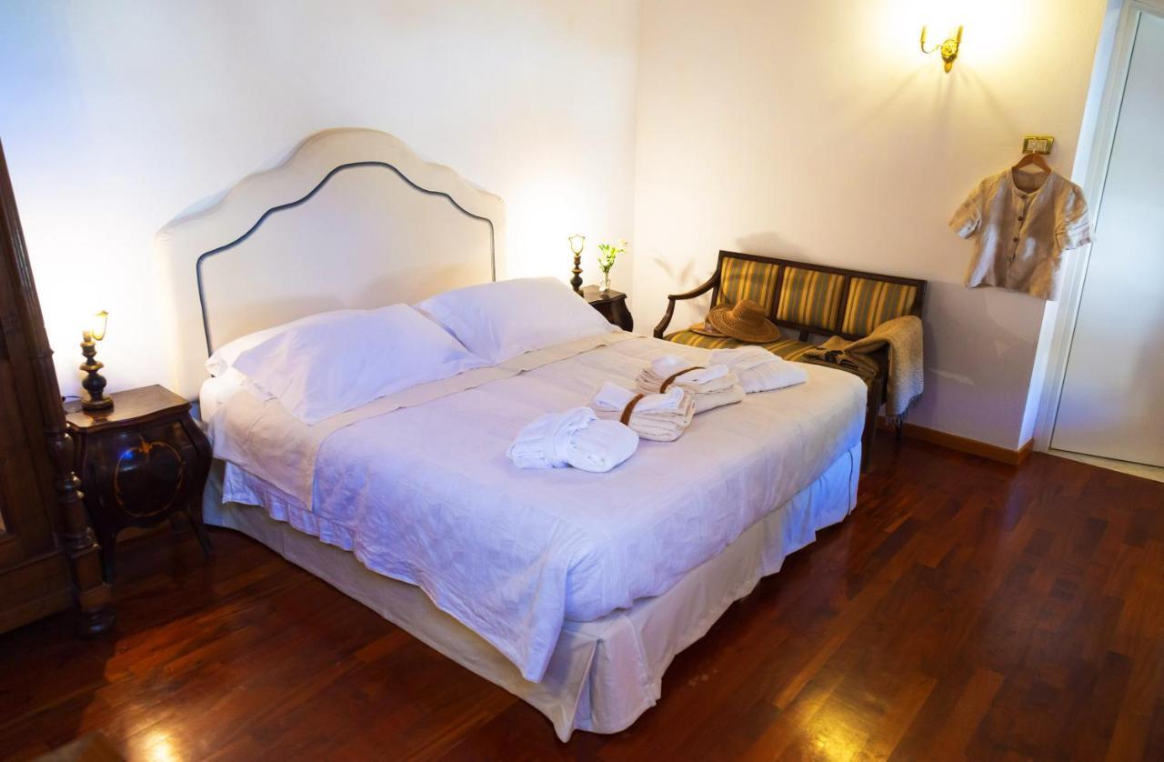 Palazzo Sismonda Bed & Breakfast Corneliano d'Alba Bagian luar foto
