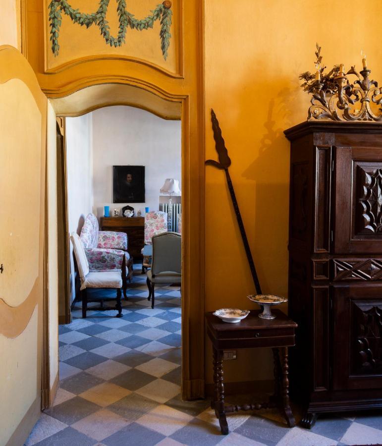 Palazzo Sismonda Bed & Breakfast Corneliano d'Alba Bagian luar foto