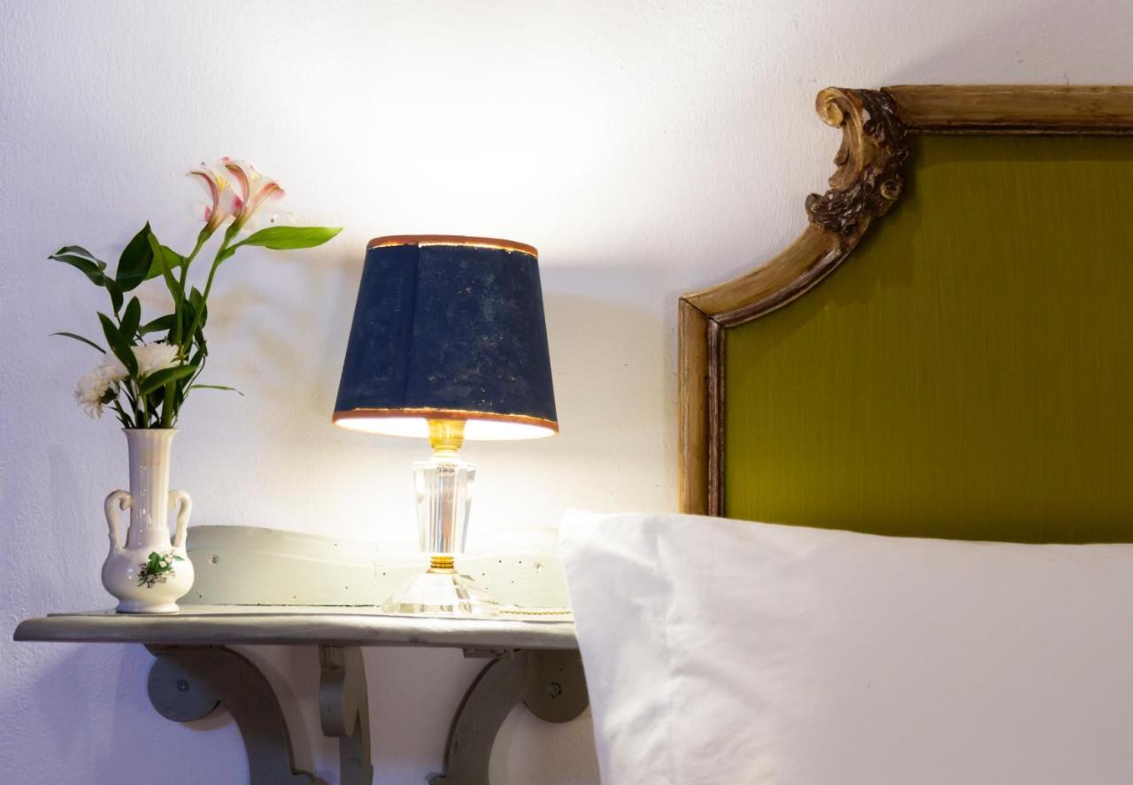Palazzo Sismonda Bed & Breakfast Corneliano d'Alba Bagian luar foto