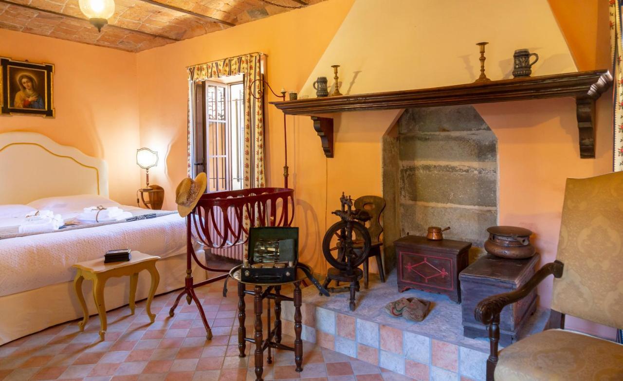 Palazzo Sismonda Bed & Breakfast Corneliano d'Alba Bagian luar foto